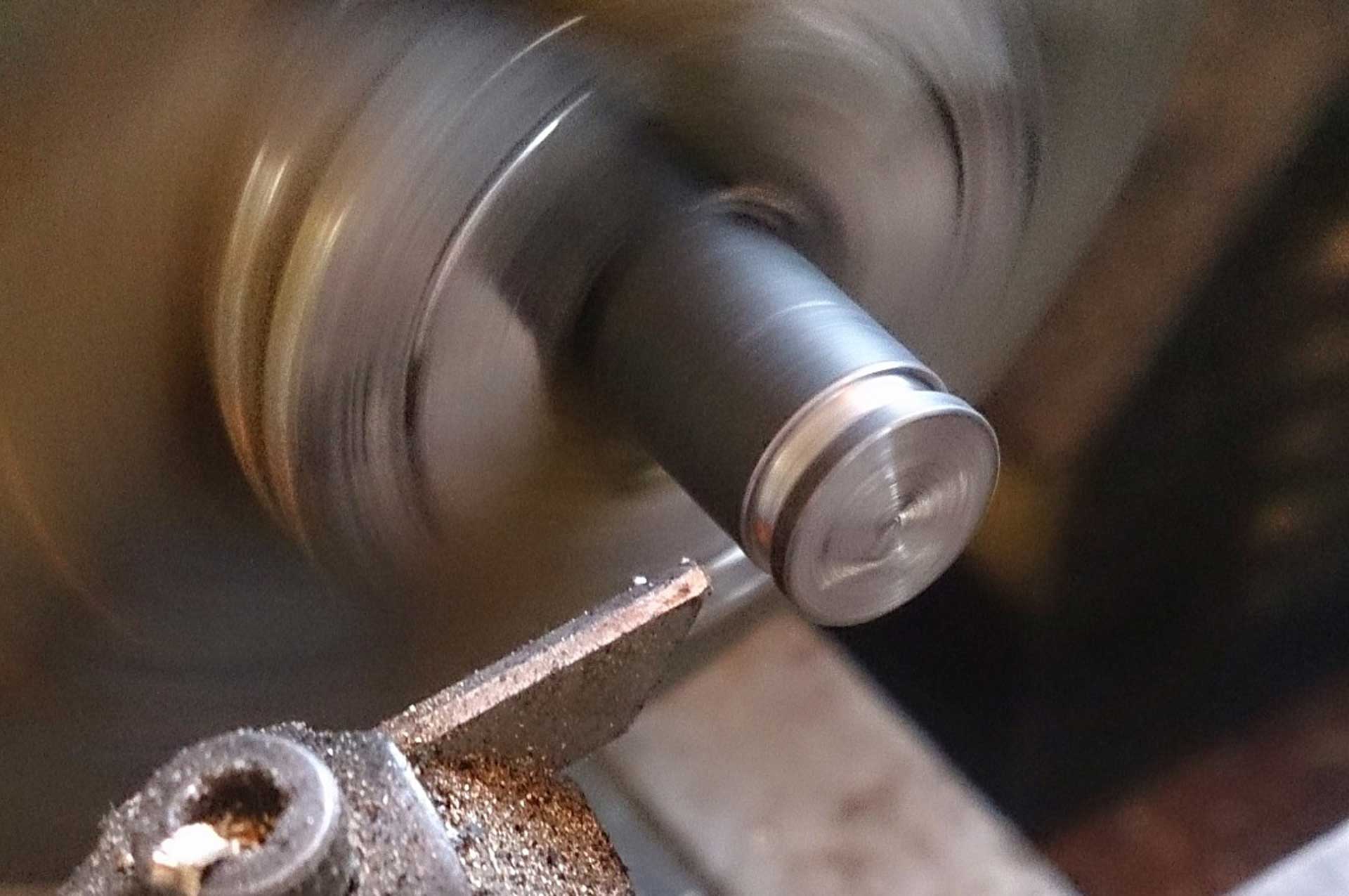 https://www.alatnica-bokan.com/wp-content/uploads/2017/04/lathe-728315_1920.jpg